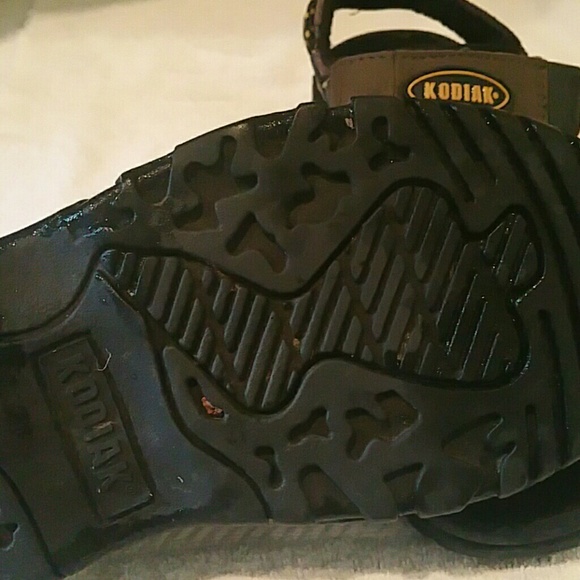 Sandals - Picture 2 of 4